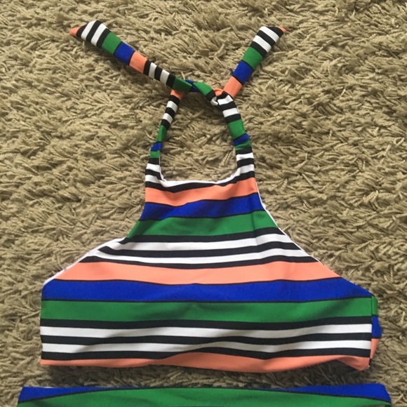 Cute striped bikini size medium - Picture 3 of 5